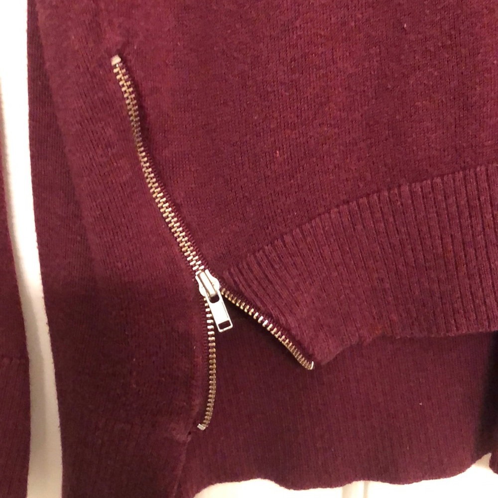 Maroon express sweater - Picture 2 of 3